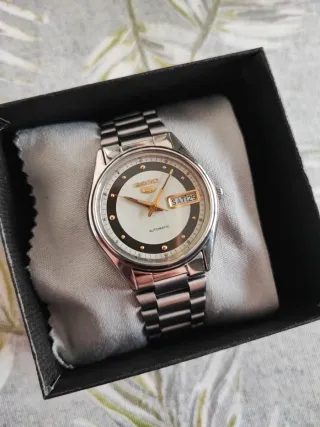 Reloj Seiko 5 Vintage Automático Plata