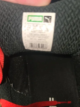 Zapatillas Puma Rojas y Negras