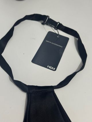 Pajarita H&M Negra Adorno Cuello