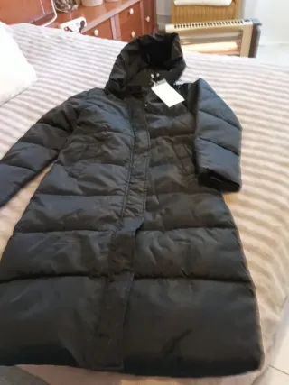 Anorak negro con capucha