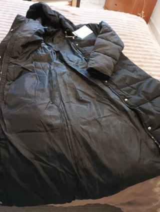 Anorak negro con capucha