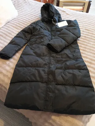 Anorak negro con capucha