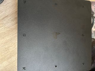 PS4 1TB Negra + Mando