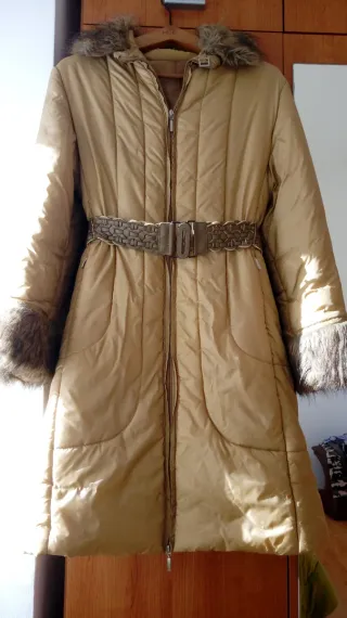Parka mujer beige con cinturón