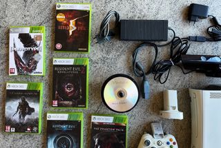 Lotto Xbox 360 con giochi e accessori