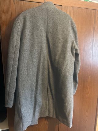 Abrigo de paño gris
