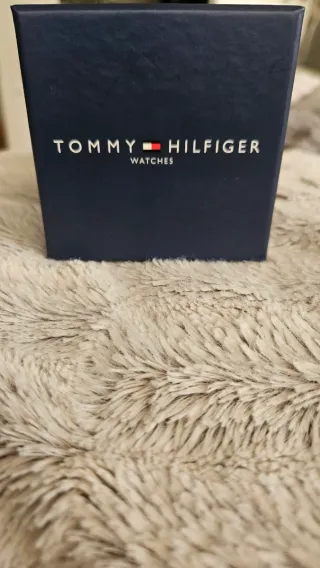 Reloj Tommy Hilfiger Rosa y Plateado
