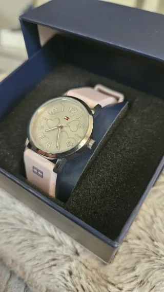 Reloj Tommy Hilfiger Rosa y Plateado