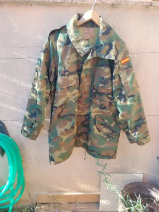 Chaqueta militar camuflaje hombre