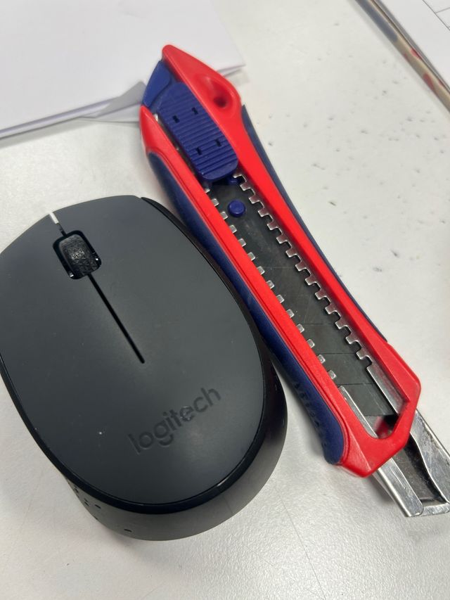 Ratón Logitech y Cúter