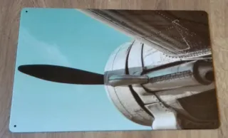 Motor y hélices. Cartel de decoración de metal.