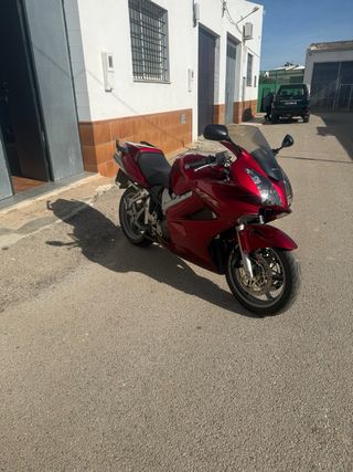 Honda VFR 800 Roja