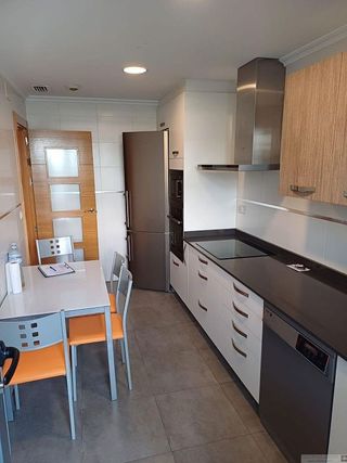 Casa adosada en alquiler en Hermanos Falcó - Sepulcro Bolera en Albacete