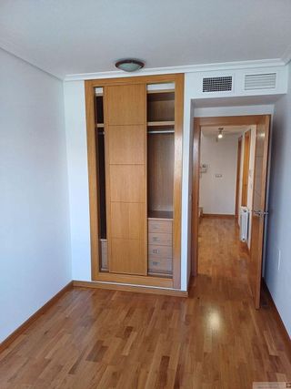 Casa adosada en alquiler en Hermanos Falcó - Sepulcro Bolera en Albacete