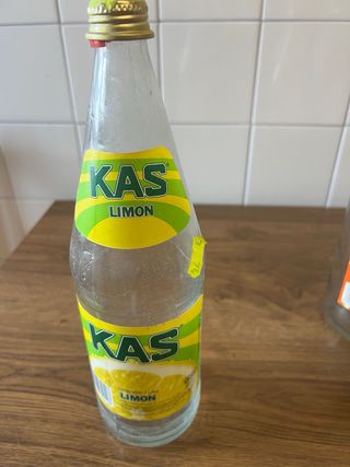 Lotto bottiglie Vintage KAS e Coca-Cola in vetro 1L