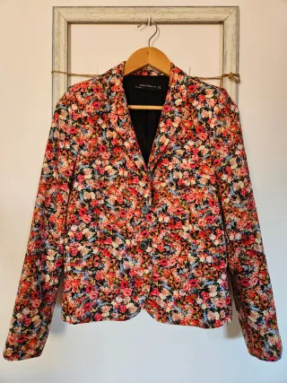Chaqueta Zara Flores Talla M