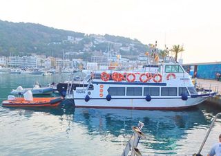 Barco de pasajeros para excursiones