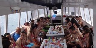 Barco de pasajeros para excursiones
