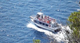 Barco de pasajeros para excursiones