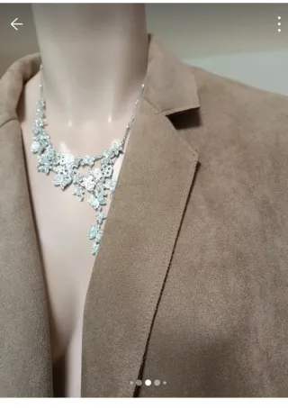 Elegante abrigo tres cuartos beige