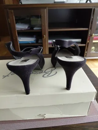 Zapatos de tacón negros talla 38