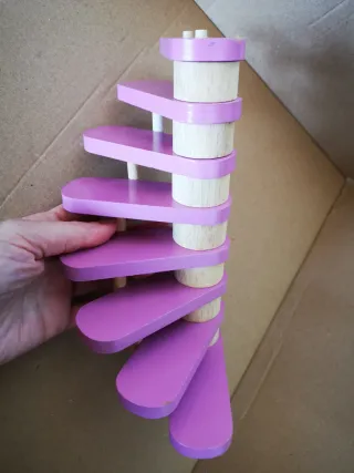 Casa de muñecas de madera