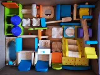 Casa de muñecas de madera