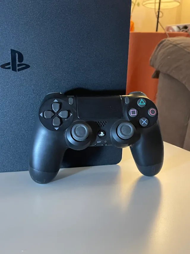 COMO NUEVA | Ps4 Slim con mando
