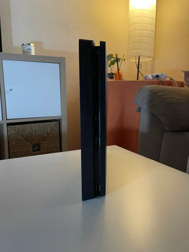 COMO NUEVA | Ps4 Slim con mando