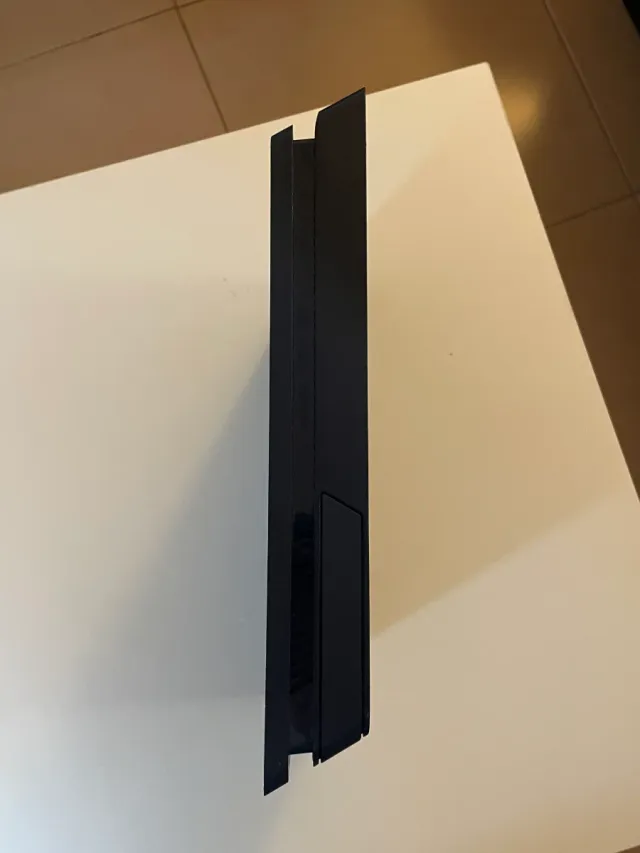 COMO NUEVA | Ps4 Slim con mando