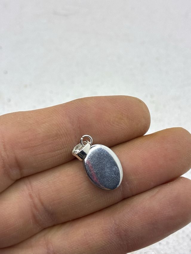 Ciondolo in giada naturale ovale