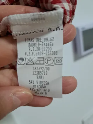 Blusa Yera cuadros roja y blanca Talla 42