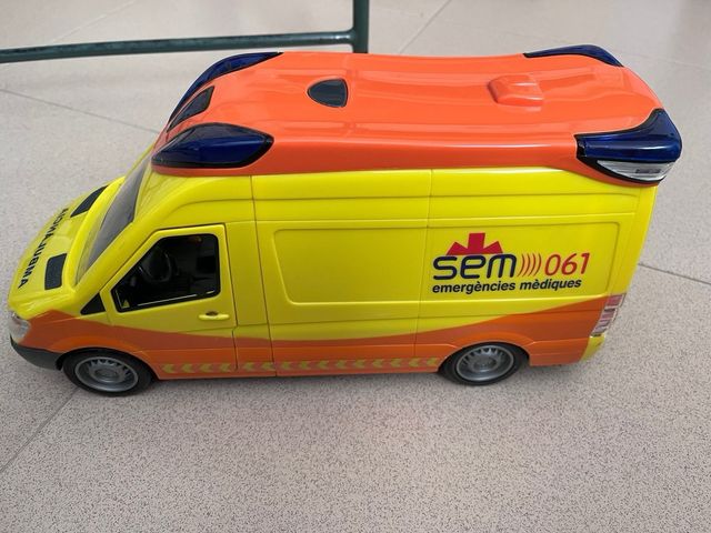 Ambulancia SEM 061