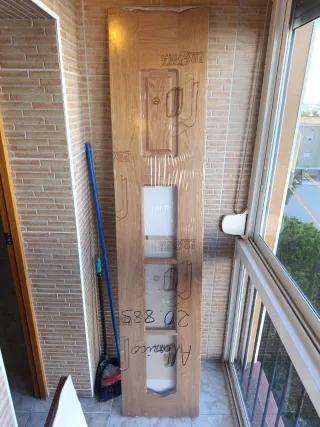 Puertas y tapetas de madera