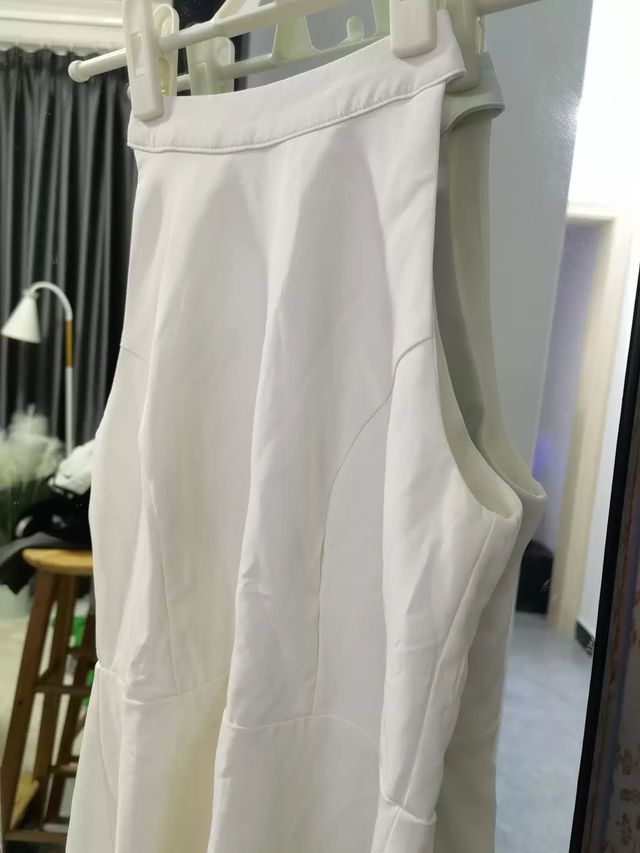 Abito bianco senza maniche dsfds