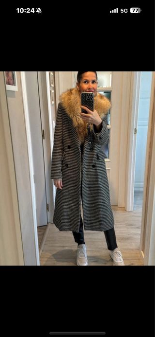 Abrigo mujer Bershka cuadros blanco y negro