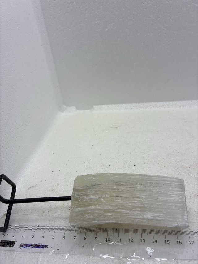 Selenite naturale con supporto