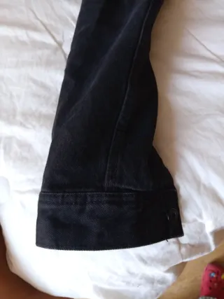 Cazadora vaquera negra hombre con borrego