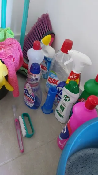 Ofresco servicio de limpieza en reus