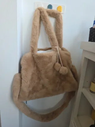 Bolso peluche beige y marrón