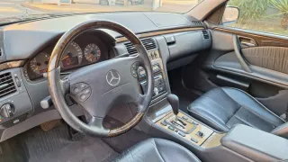 Mercedes-Benz E320 Familiar