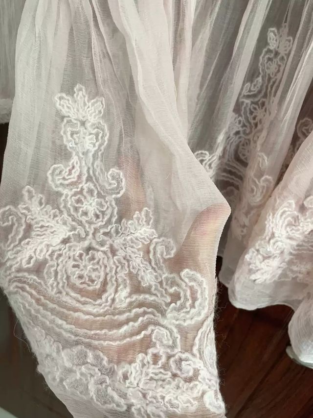 Abito lungo pizzo bianco e rosa