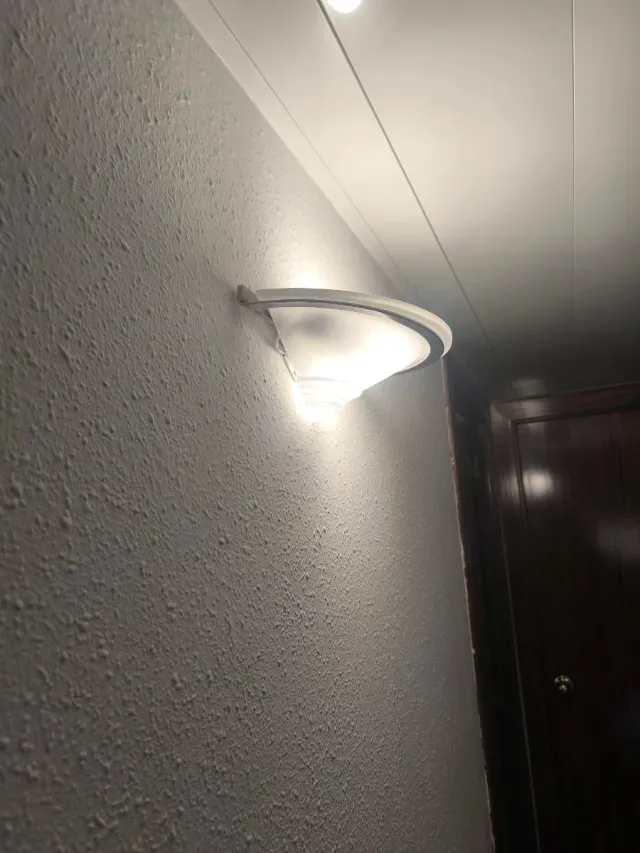 Lámpara de pared moderna