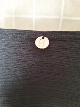 Top crop manga larga negro