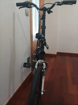 Bicicleta plegable B'Twin Tilt 500 + Rodillo