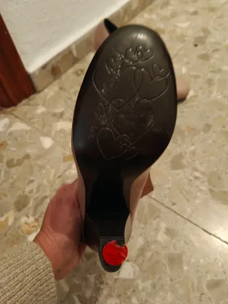 Zapatos de tacón rosa nude