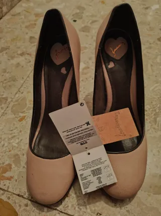 Zapatos de tacón rosa nude