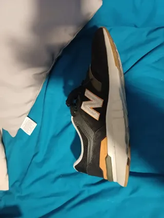 Zapatillas New Balance Negras y Naranjas