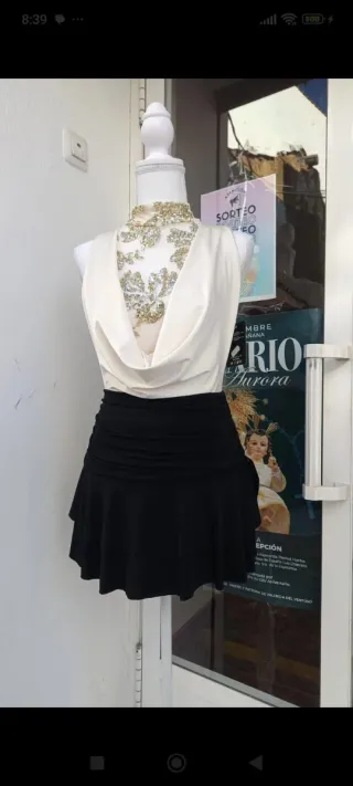 Conjunto Top Lentejuelas y Falda Negra