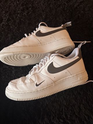 Tenis Nike Air Force 1 Blancos y Grises